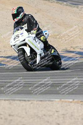 media/Dec-01-2025-Moto Forza (Mon) [[2daa91e15f]]/2-Intermediate Group/Session 2 (Turns 9 and 10)/